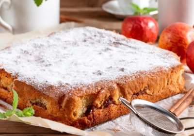 Ябълков сладкиш с бисквити